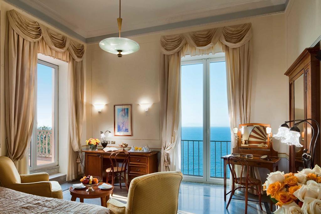 Grand Hotel Excelsior Vittoria Sorrent Exterior foto