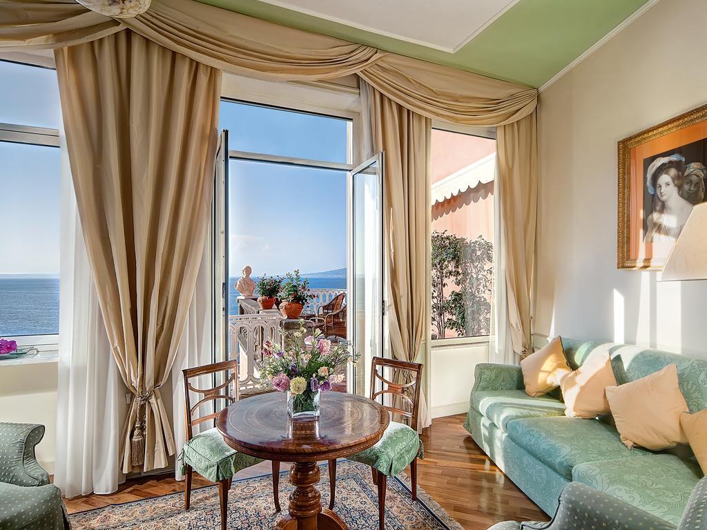 Grand Hotel Excelsior Vittoria Sorrent Exterior foto