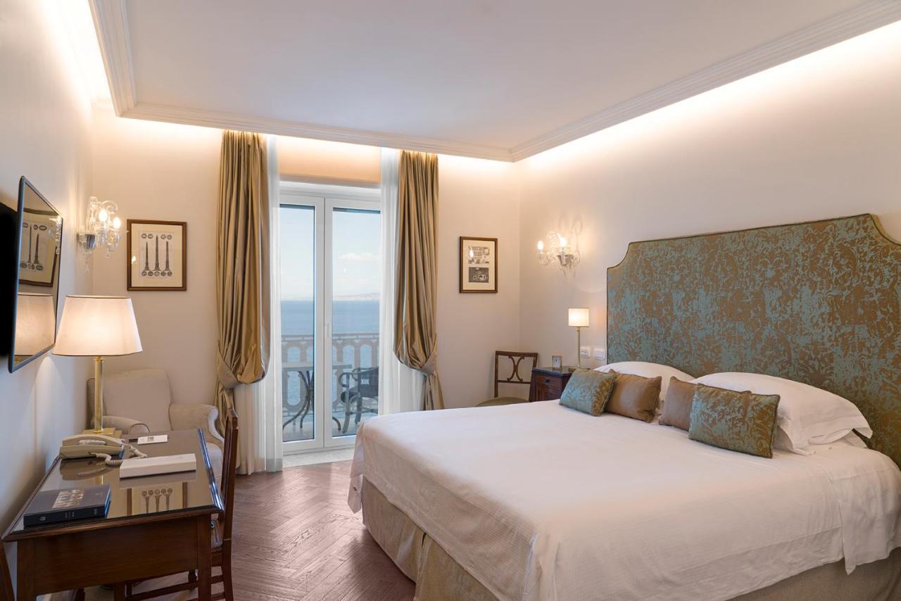 Grand Hotel Excelsior Vittoria Sorrent Exterior foto
